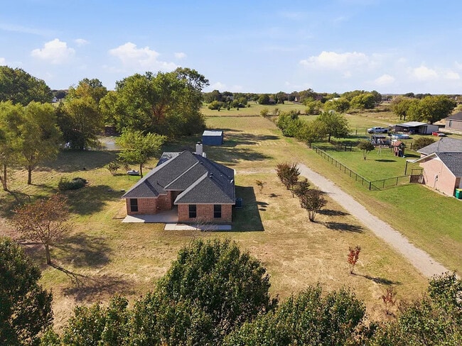 Photo - 8875 FM 2450 (Sanger, TX) House