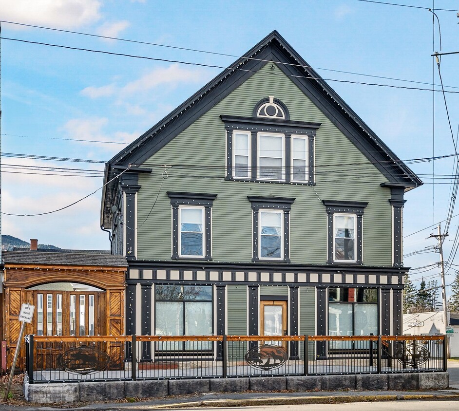 Foto principal - 121 Main St