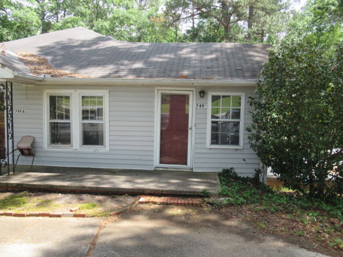 749 Stewart St Unit Stewart St B, 749, Carrollton, GA 30117 Room for