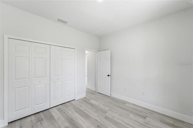 Foto del edificio - 3286 W Crandon Dr