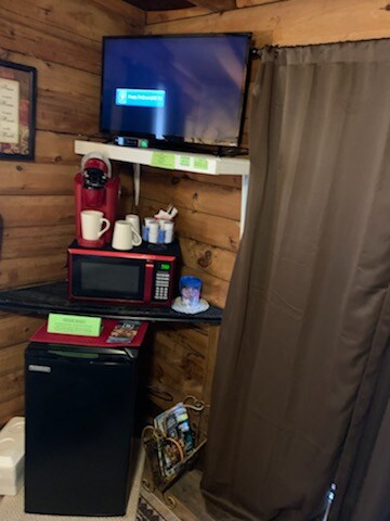 Building Photo - 2500 5th Street Rd