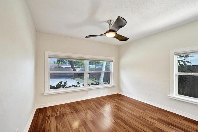 Foto del edificio - 300 SW 19th Ave