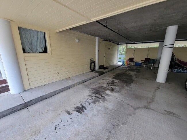 Building Photo - 1500 Sunset Rd