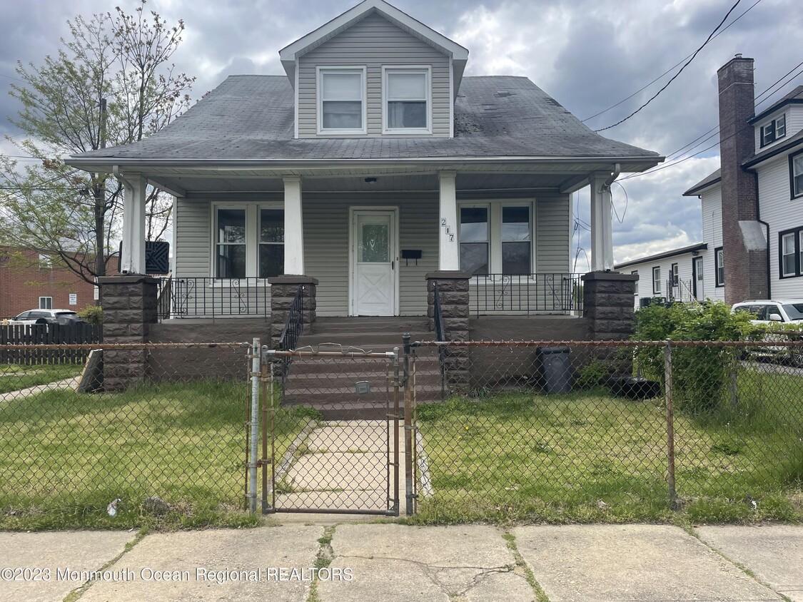 Foto principal - 217 Creek Rd