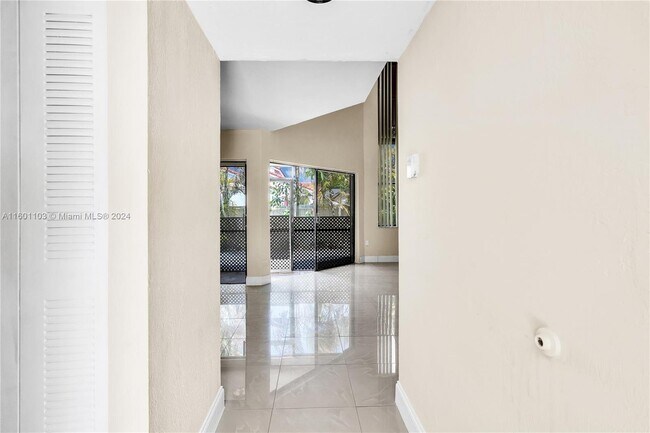 Building Photo - 1612 San Remo Cir