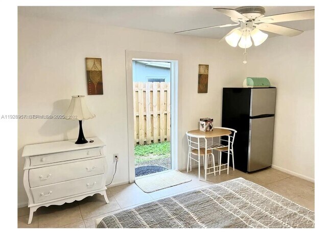 Foto del edificio - 2449 NW 73rd Ave