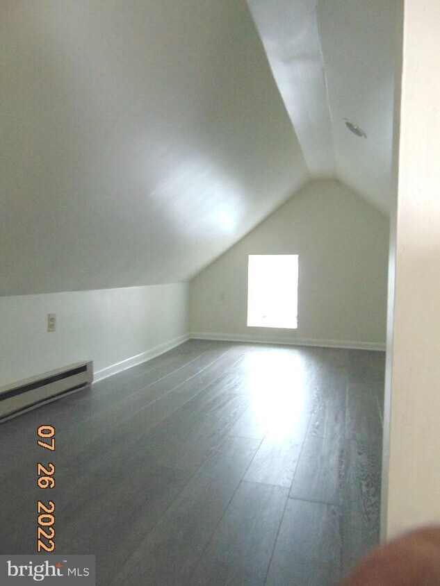 Primary Photo - 140 W South St