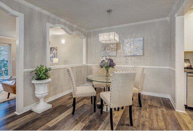 Dining - 14625 NE 34th St