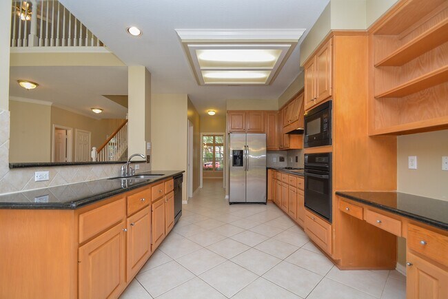 Building Photo - 17415 Fountainview Cir