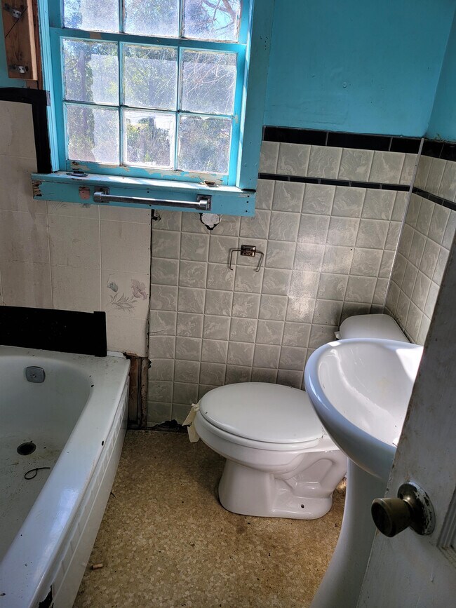 Foto del edificio - 3312 Cordova Rd