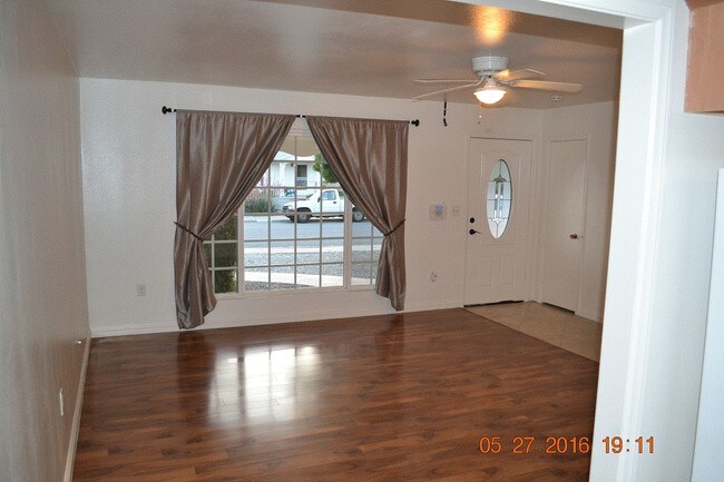 Building Photo - 28820 Glen Oaks Dr