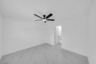 Building Photo - 4986 Fairway Ct