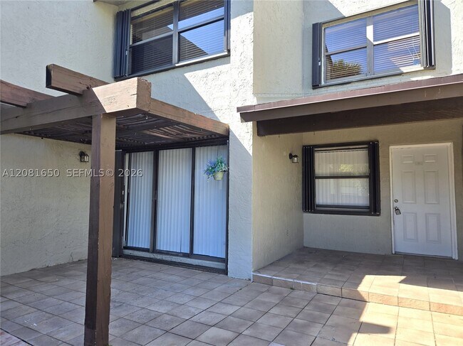 Foto del edificio - 10020 NW 9th St Cir
