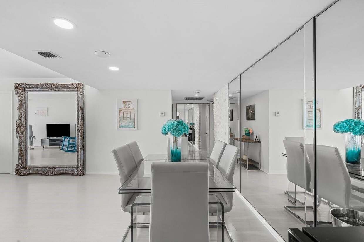 Foto principal - 5600 N Flagler Dr