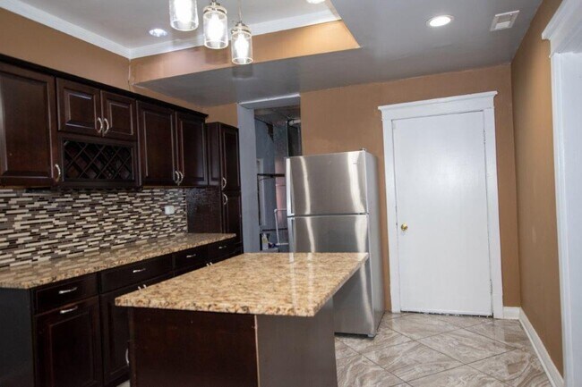Foto del edificio - 1807 N Karlov Ave, Unit 1