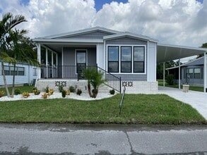 Building Photo - 107 Country Club Dr
