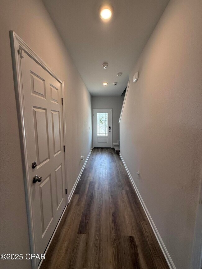 Foto del edificio - 1747 Jakes Dr