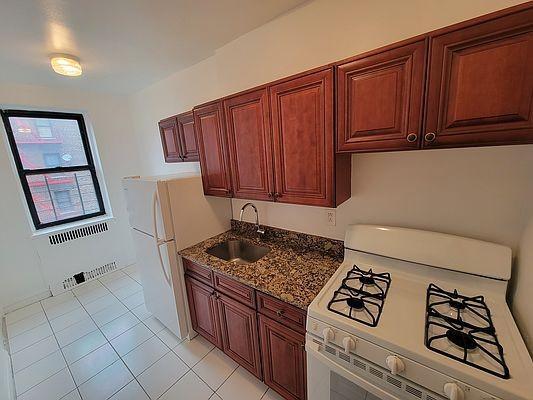 Foto del edificio - 1 bedroom in BRONX NY 10456