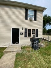 Building Photo - 119 S 8th St