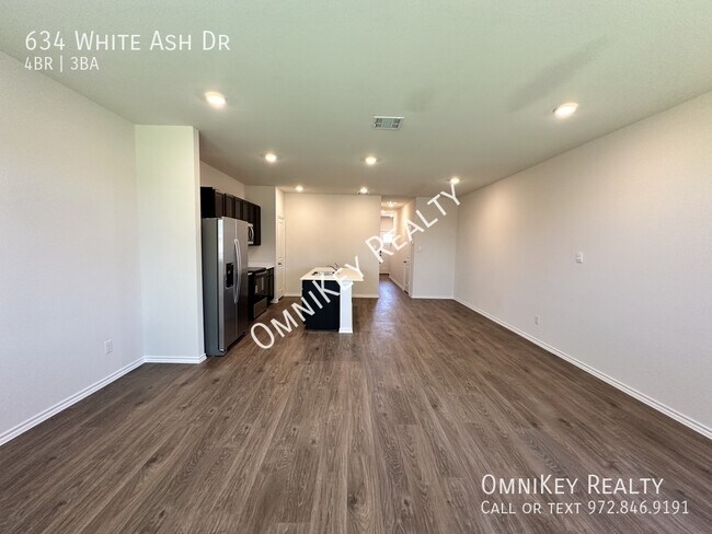 Foto del edificio - 634 White Ash Dr