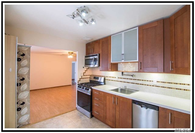 Foto del edificio - 66-45-66-69 69th St