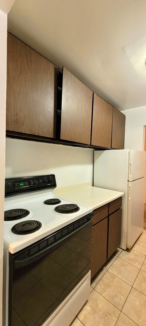 Foto del edificio - Large Two Bedroom Apartment on the corner ...