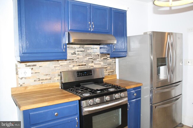 Building Photo - 931 Bellevue Ave