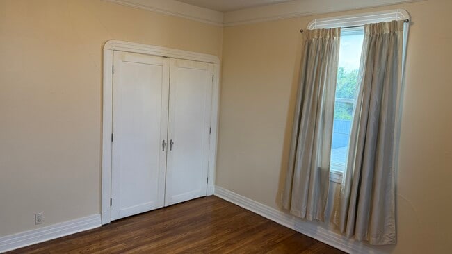 Building Photo - 5430 Hawthorne Pl