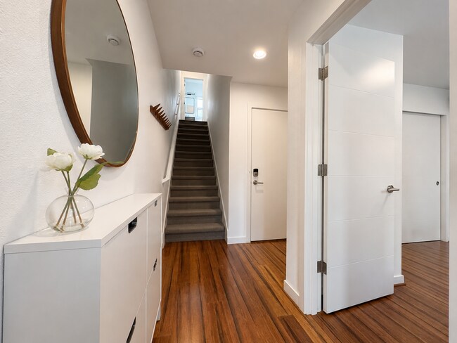 Foto del edificio - Beacon Hill Townhome