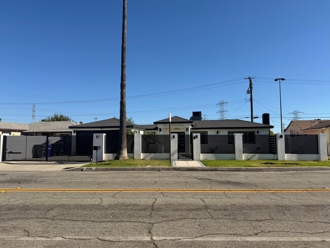 Photo - 2516 Fernley Dr (Duarte, CA) House
