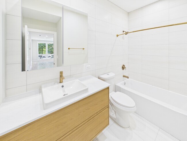 Foto del edificio - 2839 W 24th Blvd