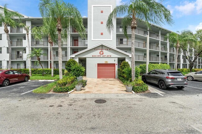Building Photo - 800 SW 137th Ave