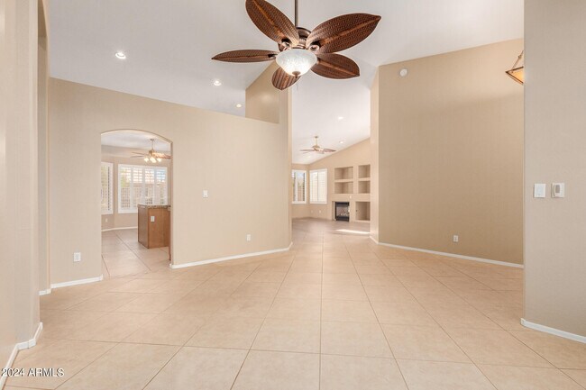 Building Photo - 6122 W Linda Ln