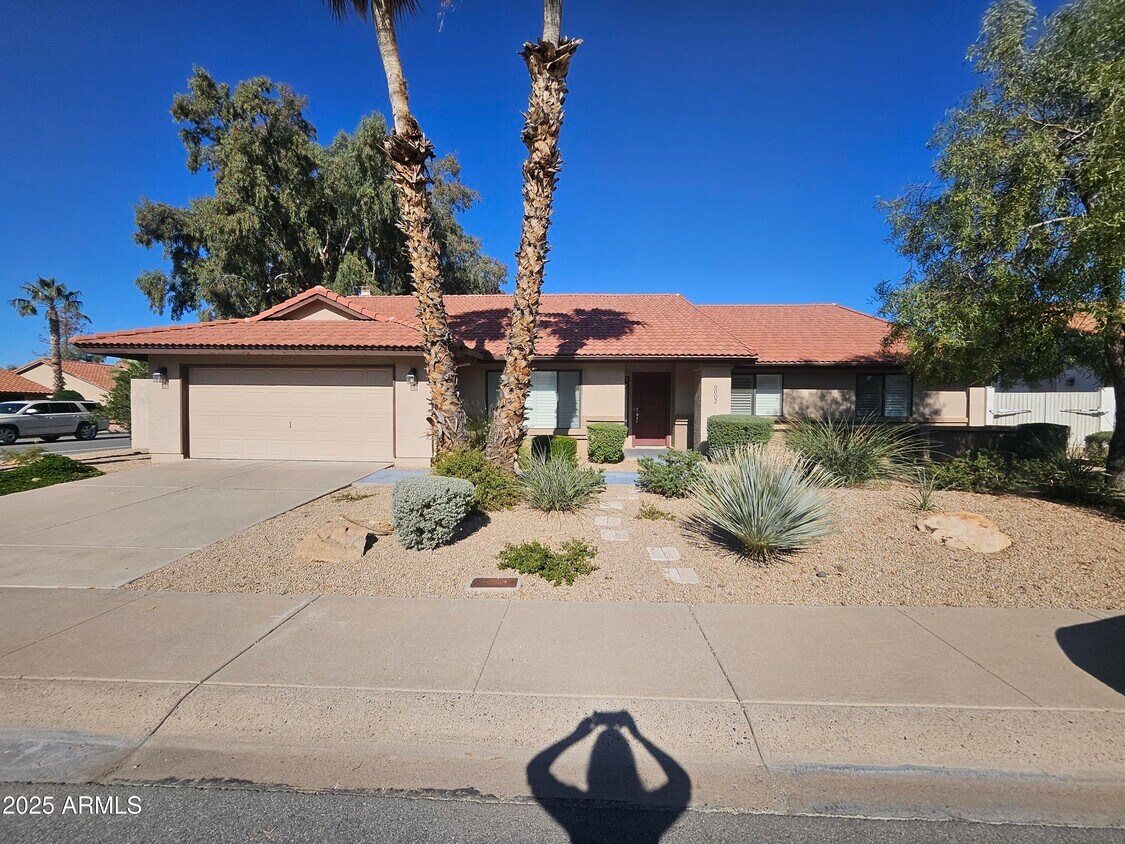 Primary Photo - 6002 E Marconi Ave