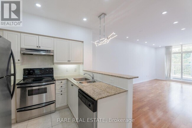 Building Photo - 451 Rosewell Ave