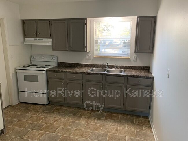 Foto del edificio - 906 NE 68th St
