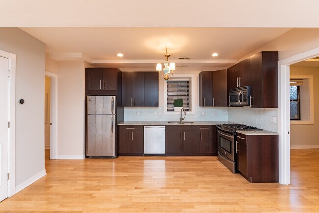 Building Photo - 1501 N Bosworth Ave