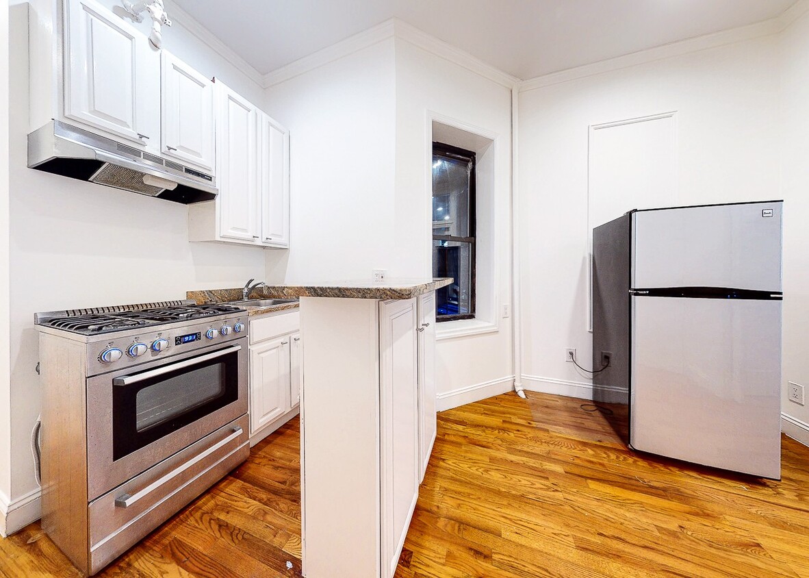 Primary Photo - West 147th Street