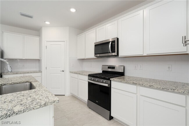 Building Photo - 42380 Cascade Dr