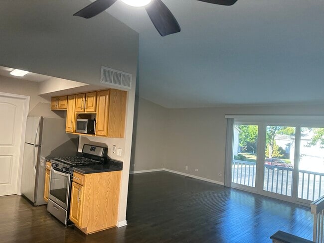 Building Photo - 328 Carthage Ct