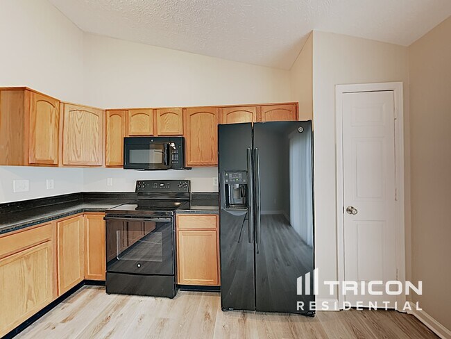 Building Photo - 10759 Mistflower Way