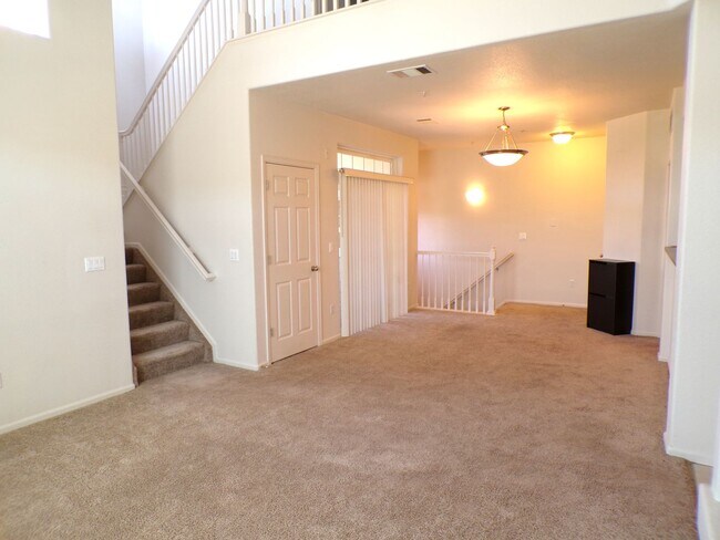 Building Photo - Spacious 2-Bed, 2.5-Bath Condo in Cherry C...