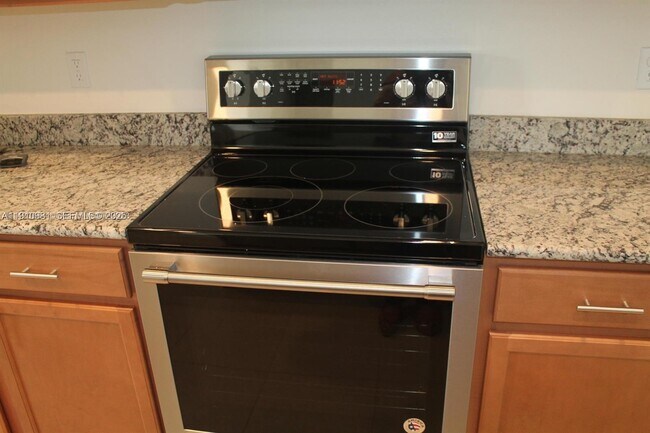 Foto del edificio - 5838 NW Coosa Dr