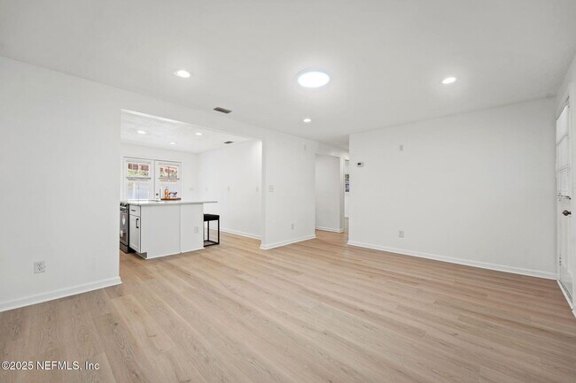 Building Photo - 3520 Bessent Rd