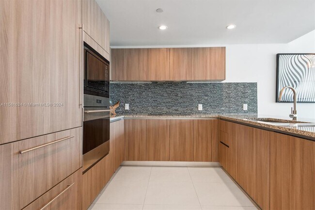 Foto del edificio - 1170 101st St