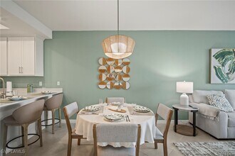 Building Photo - 15285 Grn Acrs Ave