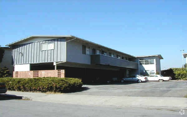 Building Photo - 14722 Martell Ave