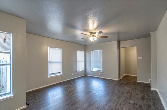 Foto del edificio - 227 SE 13th St