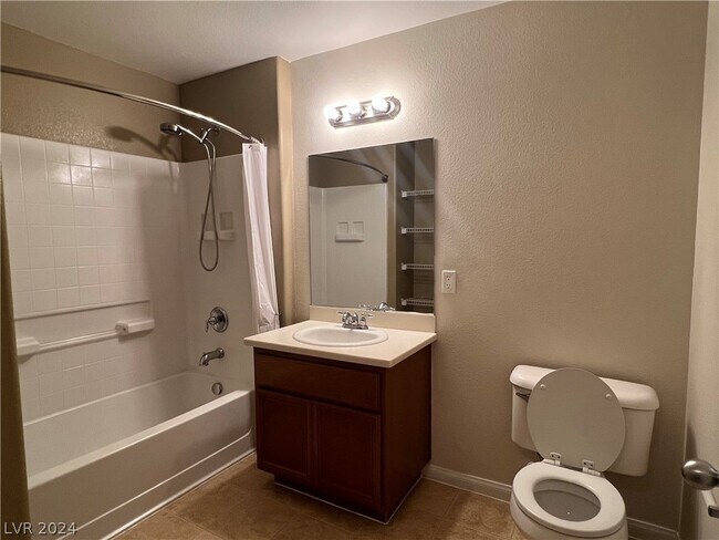 Foto del edificio - 7701 W Robindale Rd