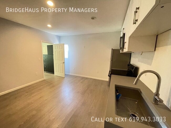 Foto del edificio - Book a tour of this gorgeous 1 bed / 1 bat...